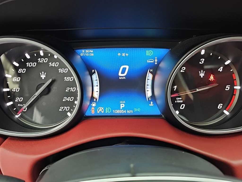 마세라티 르반떼 3.0  AWD 그란 루쏘 이미지 6