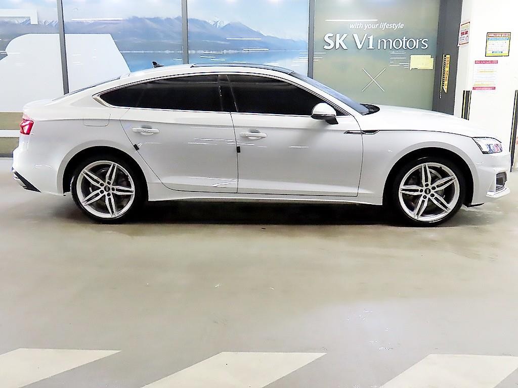 아우디 A5 A5 (F5) 40 TFSI 콰트로 스포트백 이미지 3