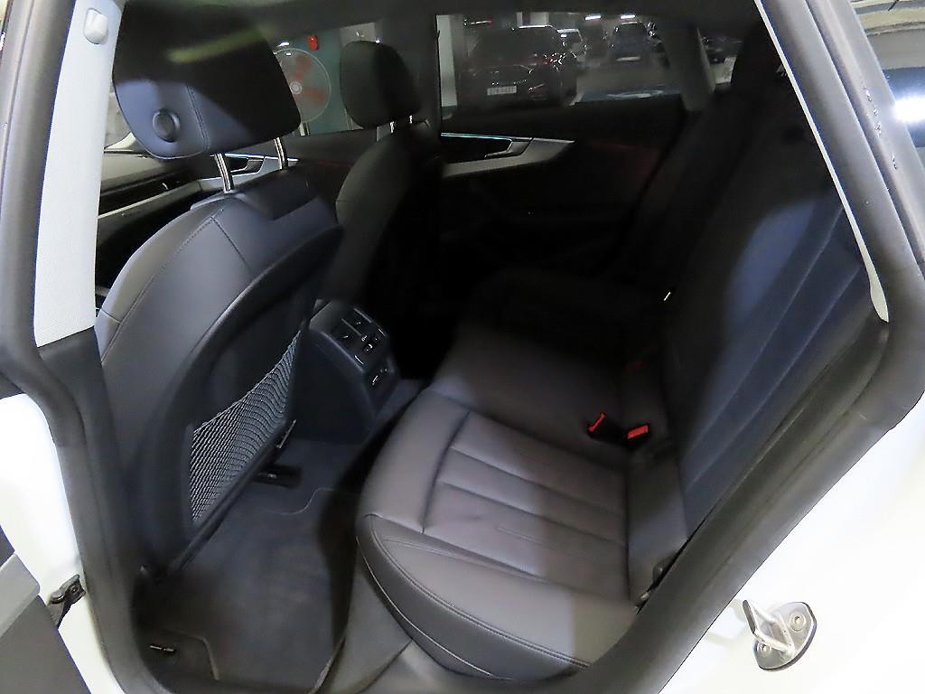 아우디 A5 A5 (F5) 40 TFSI 콰트로 스포트백 이미지 7