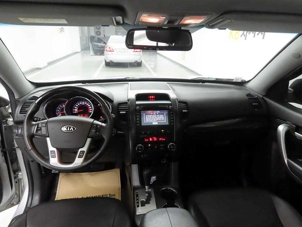 기아 쏘렌토 쏘렌토 R 디젤 2WD 2.0 TLX 최고급형 이미지 8