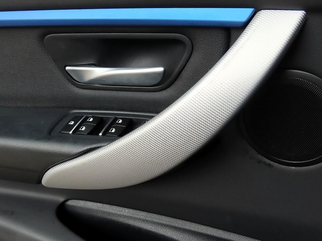 BMW 3시리즈 3시리즈 (F30) 320i M 스포츠 이미지 12