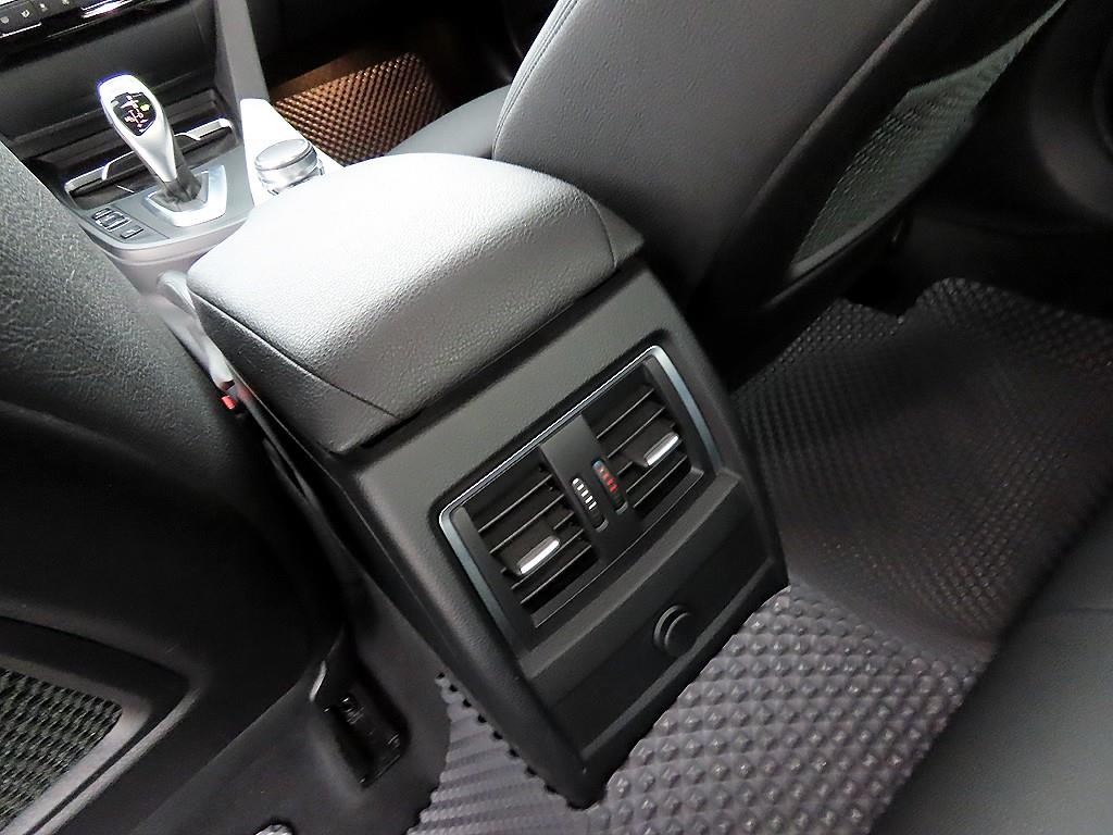 BMW 3시리즈 3시리즈 (F30) 320i M 스포츠 이미지 17