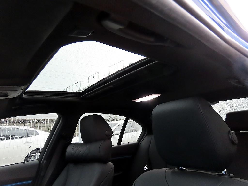 BMW 3시리즈 3시리즈 (F30) 320i M 스포츠 이미지 18