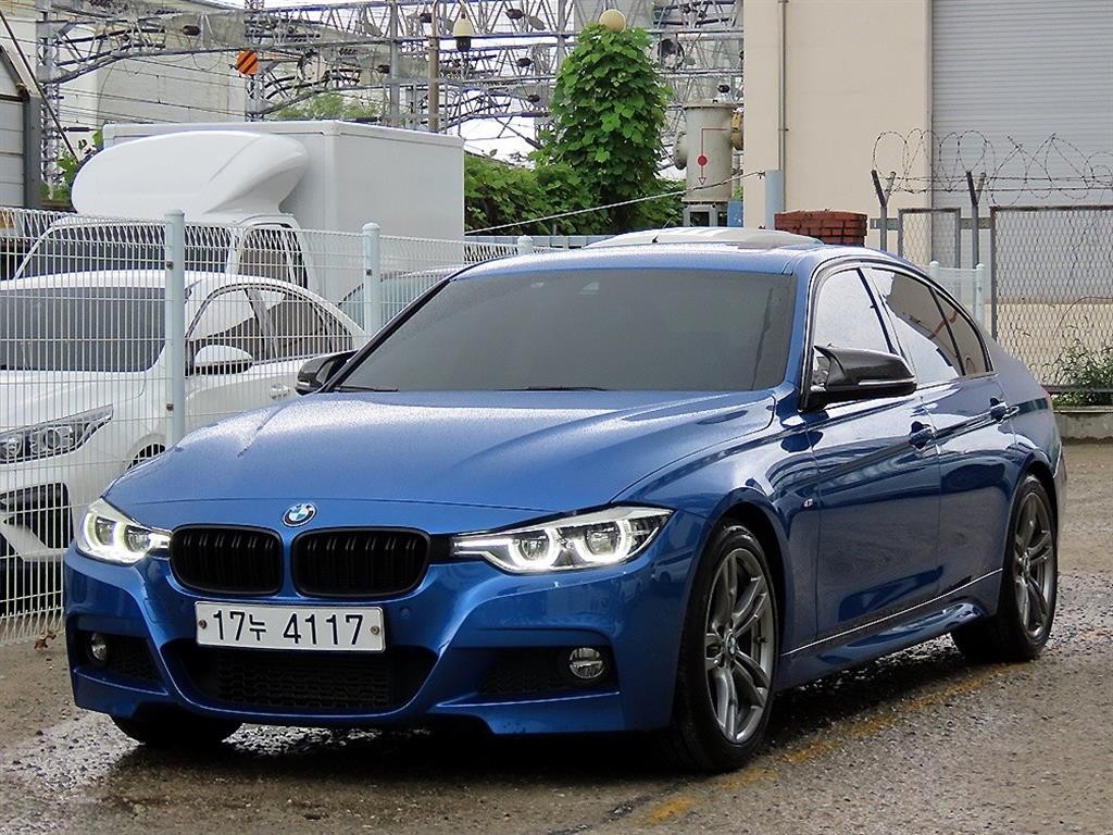 BMW 3시리즈 3시리즈 (F30) 320i M 스포츠 이미지 2