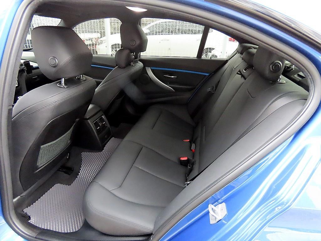 BMW 3시리즈 3시리즈 (F30) 320i M 스포츠 이미지 6