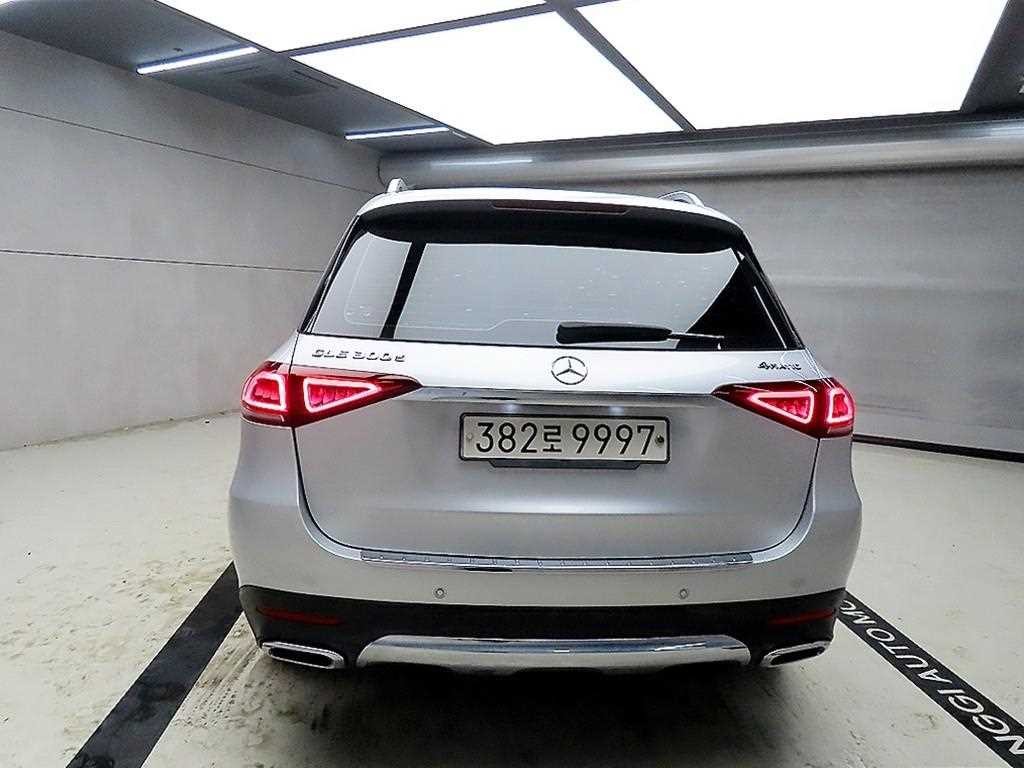 벤츠 GLE 클래스 GLE 클래스 W167 GLE 300d 4MATIC 이미지 3
