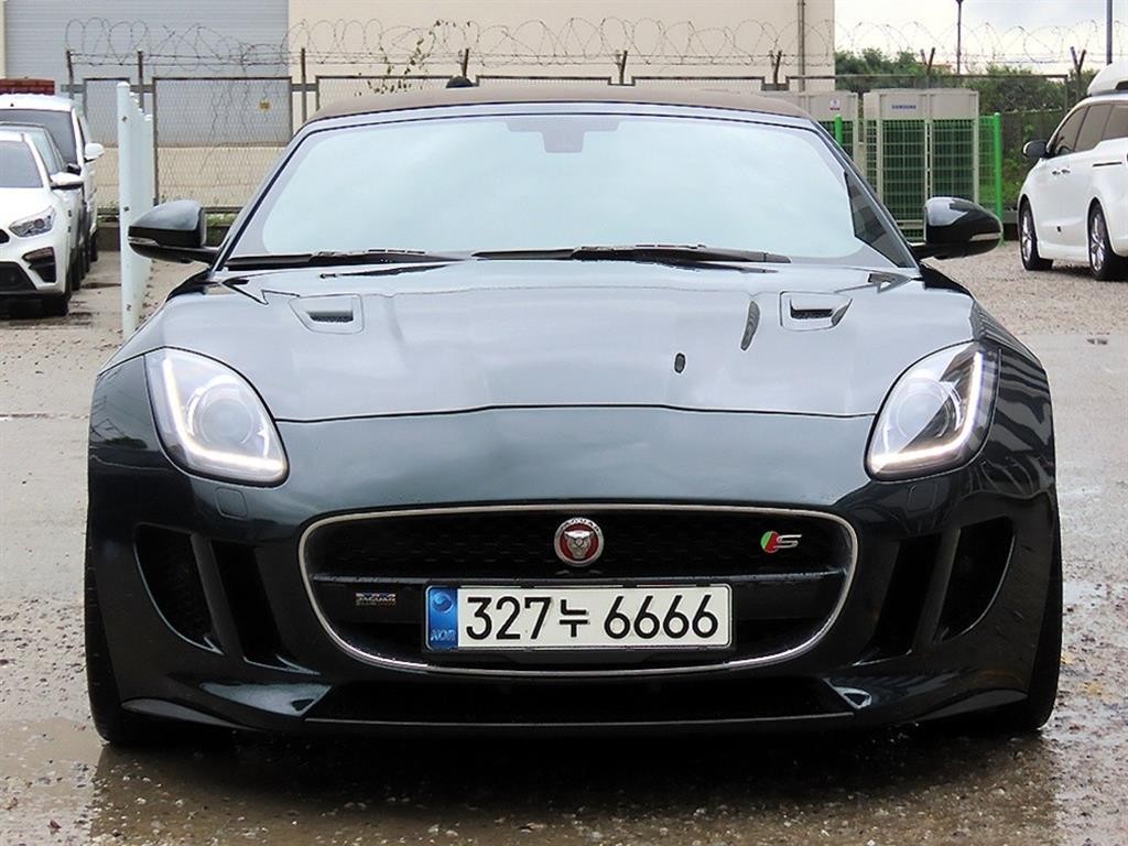 재규어 F-TYPE 3.0 S 컨버터블 AWD 이미지 1