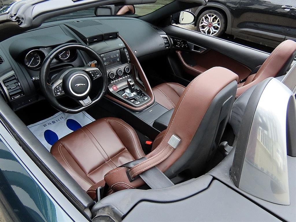재규어 F-TYPE 3.0 S 컨버터블 AWD 이미지 10