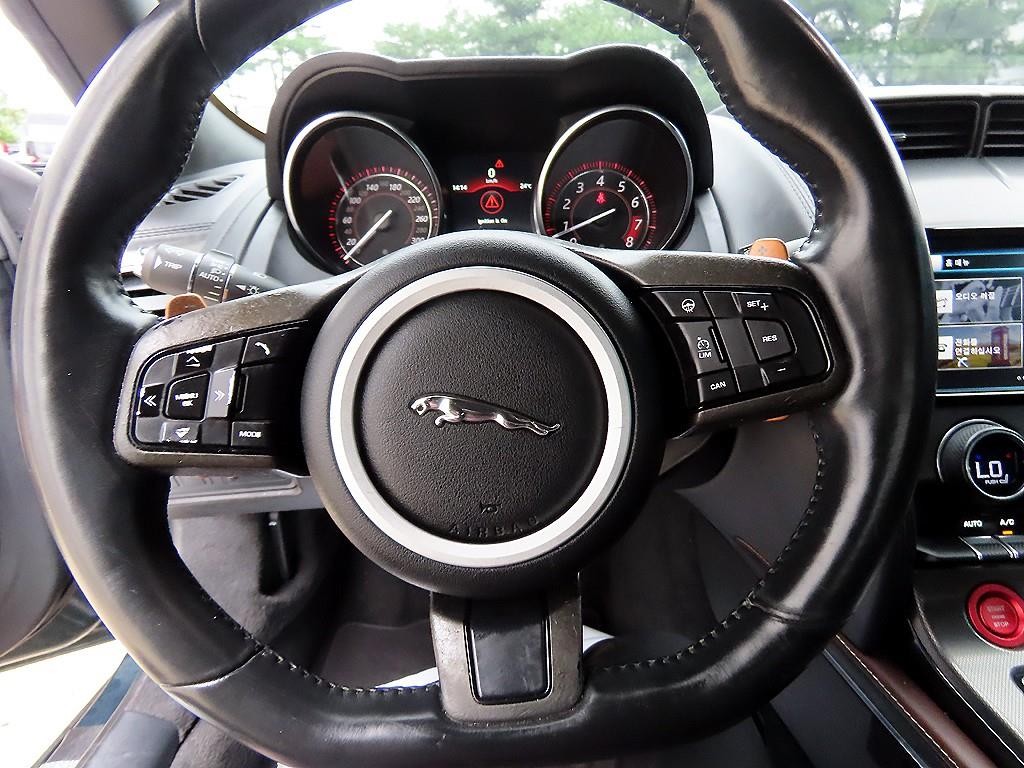 재규어 F-TYPE 3.0 S 컨버터블 AWD 이미지 12