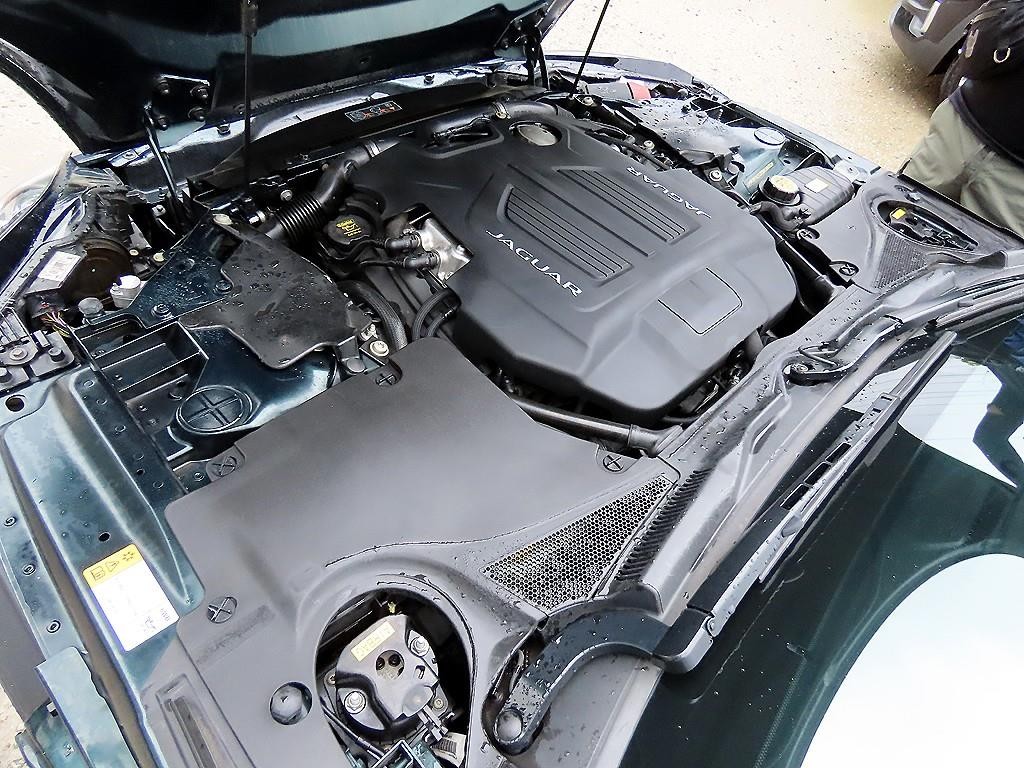 재규어 F-TYPE 3.0 S 컨버터블 AWD 이미지 19