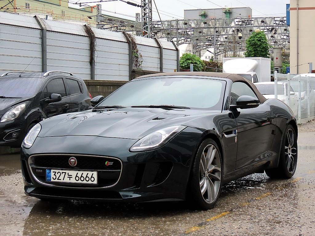 재규어 F-TYPE 3.0 S 컨버터블 AWD 이미지 2
