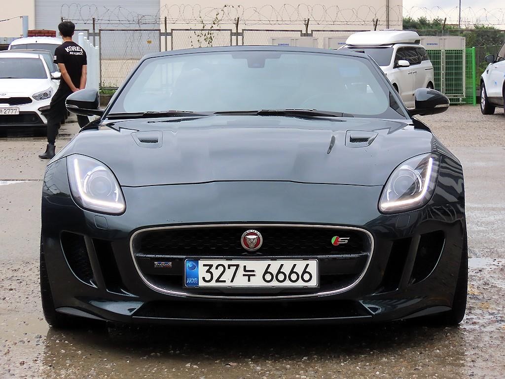 재규어 F-TYPE 3.0 S 컨버터블 AWD 이미지 5