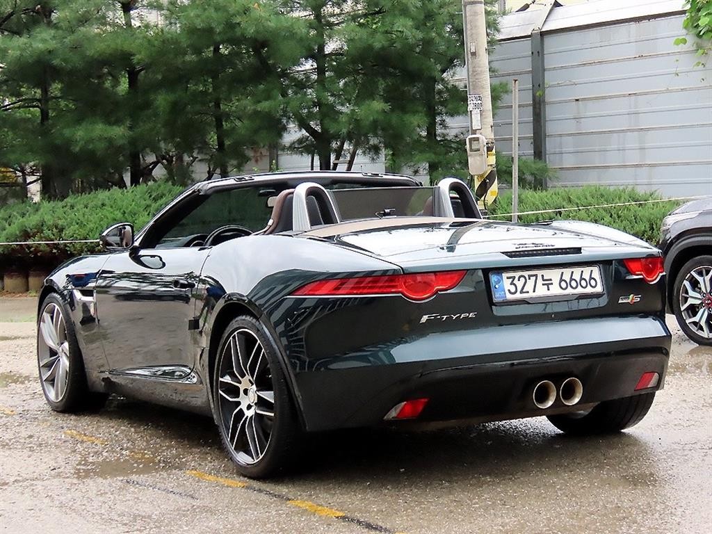 재규어 F-TYPE 3.0 S 컨버터블 AWD 이미지 7