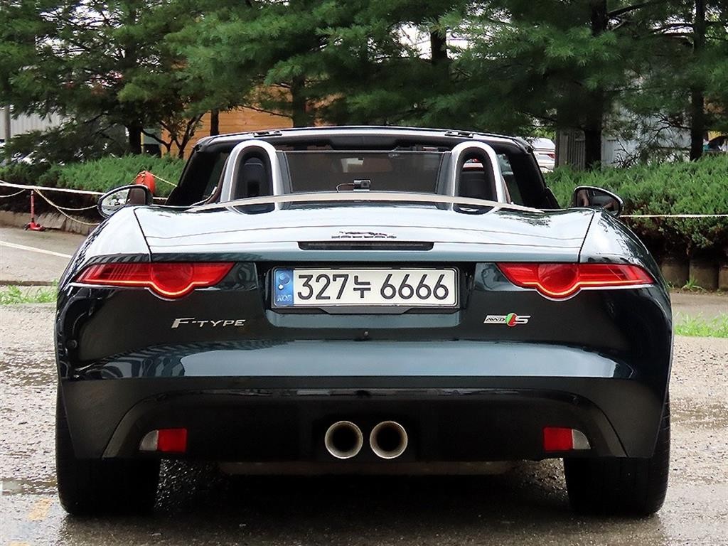 재규어 F-TYPE 3.0 S 컨버터블 AWD 이미지 8