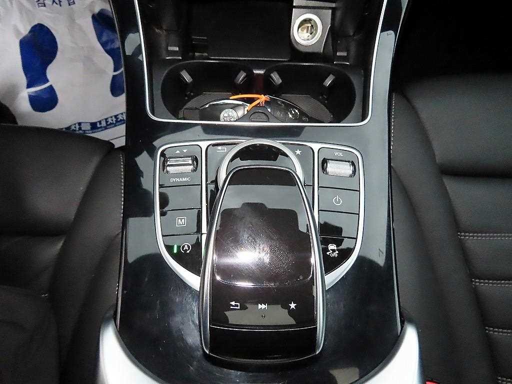 벤츠 GLC 클래스 GLC클래스 X253 GLC 220 d 4MATIC 프리미엄 쿠페 이미지 11