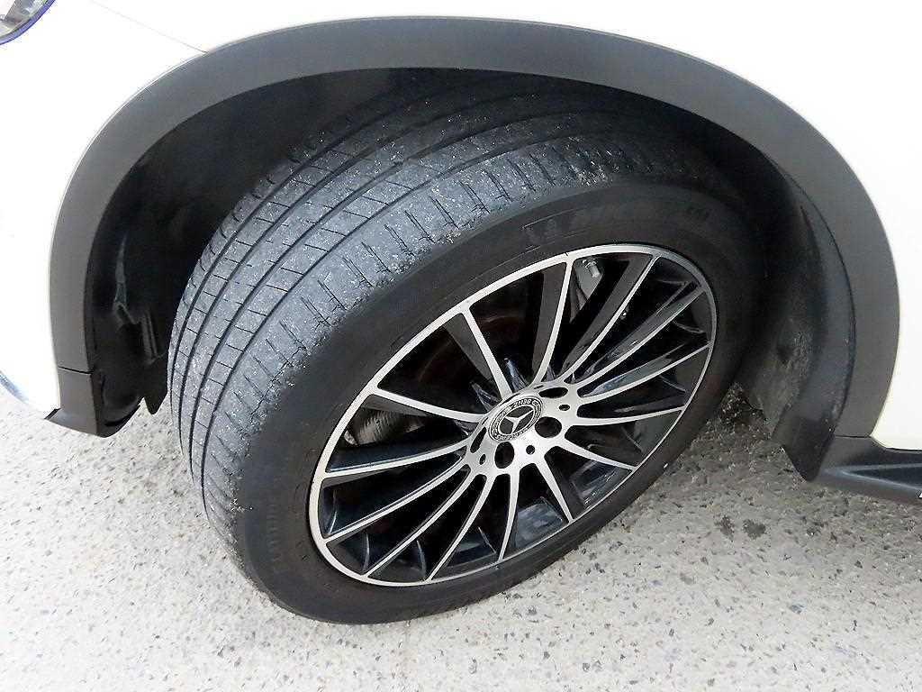 벤츠 GLC 클래스 GLC클래스 X253 GLC 220 d 4MATIC 프리미엄 쿠페 이미지 20