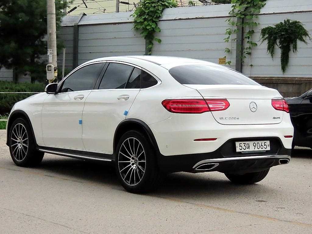 벤츠 GLC 클래스 GLC클래스 X253 GLC 220 d 4MATIC 프리미엄 쿠페 이미지 3