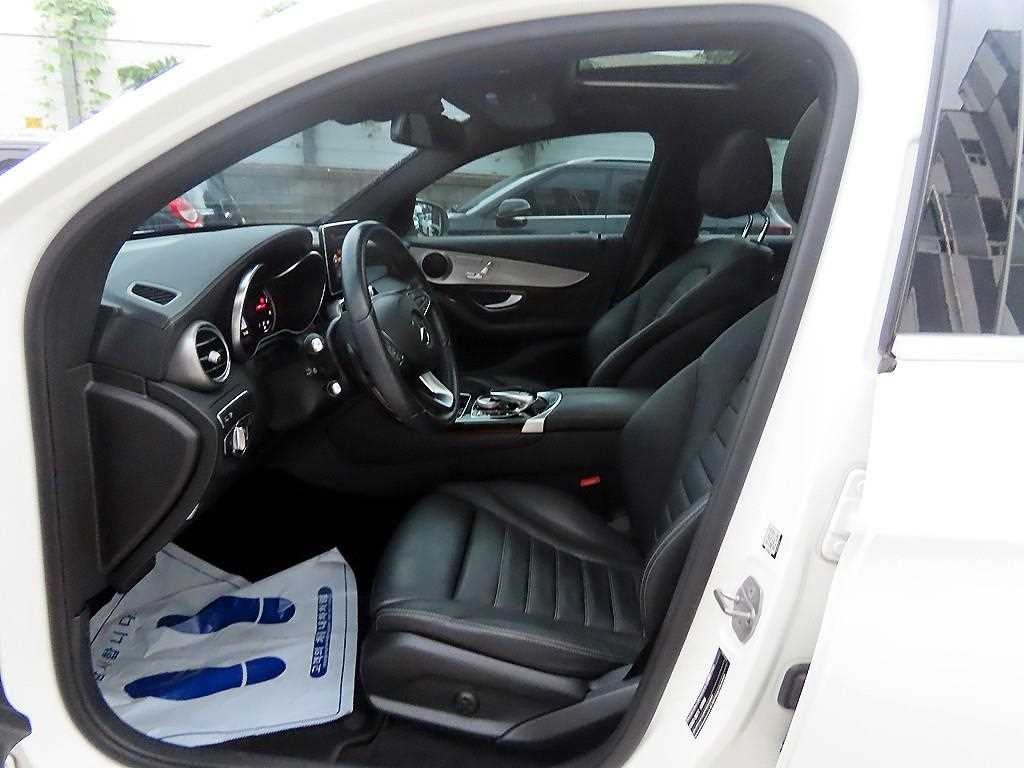 벤츠 GLC 클래스 GLC클래스 X253 GLC 220 d 4MATIC 프리미엄 쿠페 이미지 5
