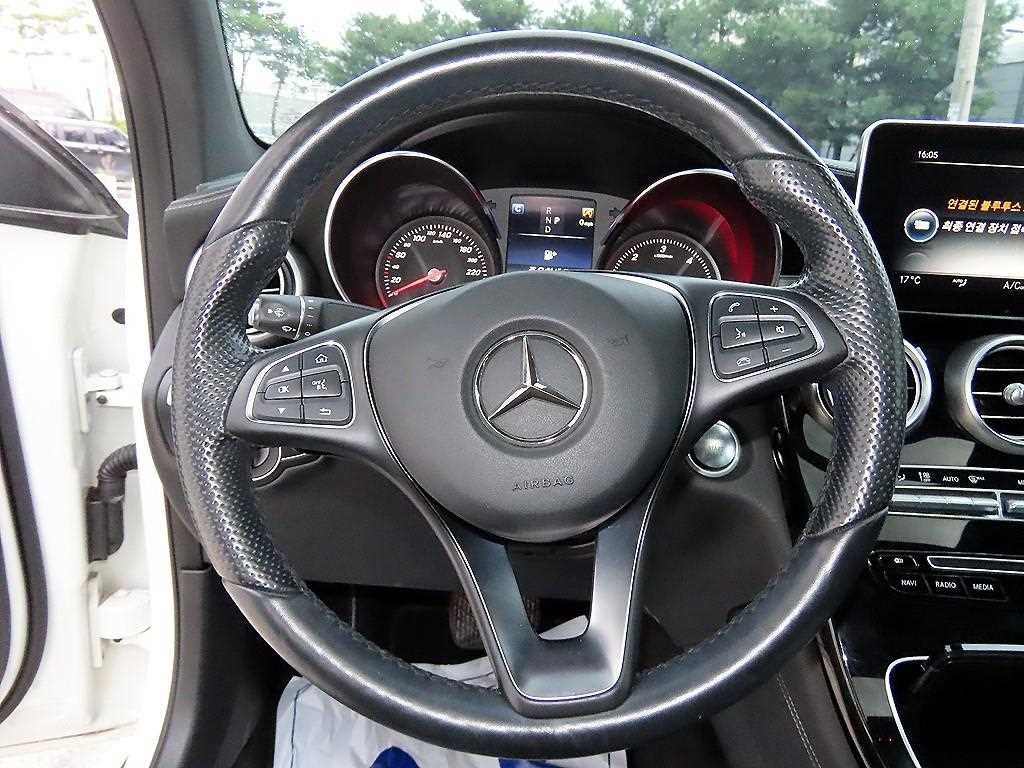 벤츠 GLC 클래스 GLC클래스 X253 GLC 220 d 4MATIC 프리미엄 쿠페 이미지 8