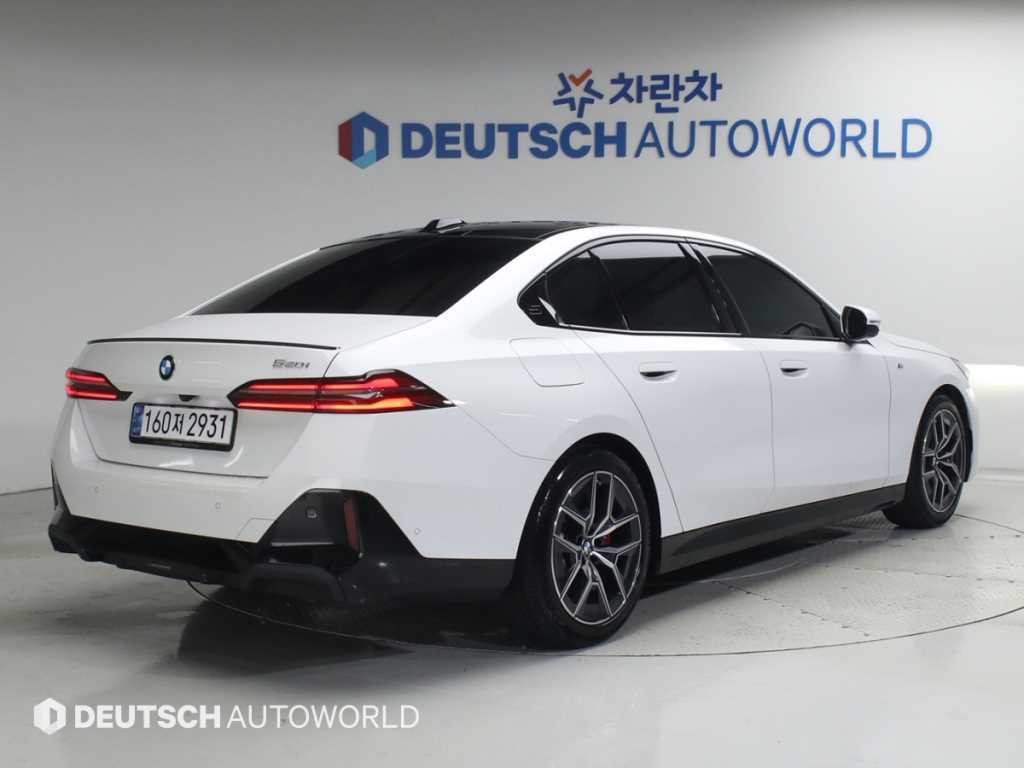 BMW 5시리즈 5시리즈 (G60) 520i M 스포츠 이미지 2