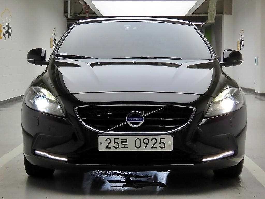 볼보 V40 D4 이미지 1