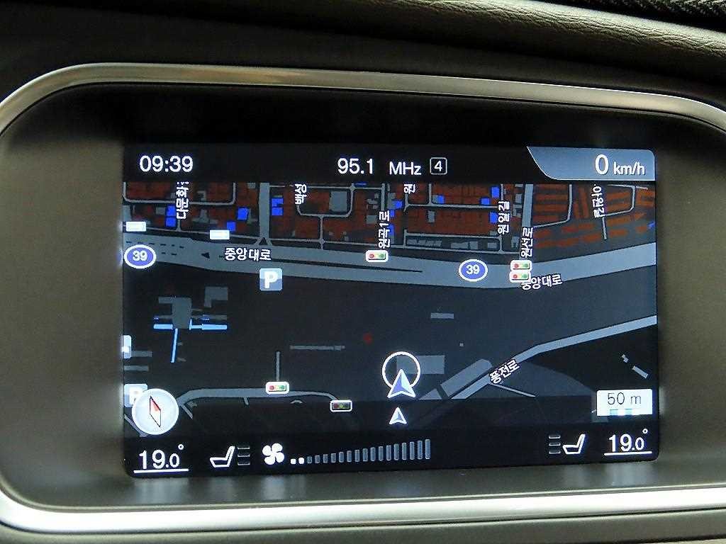 볼보 V40 D4 이미지 9