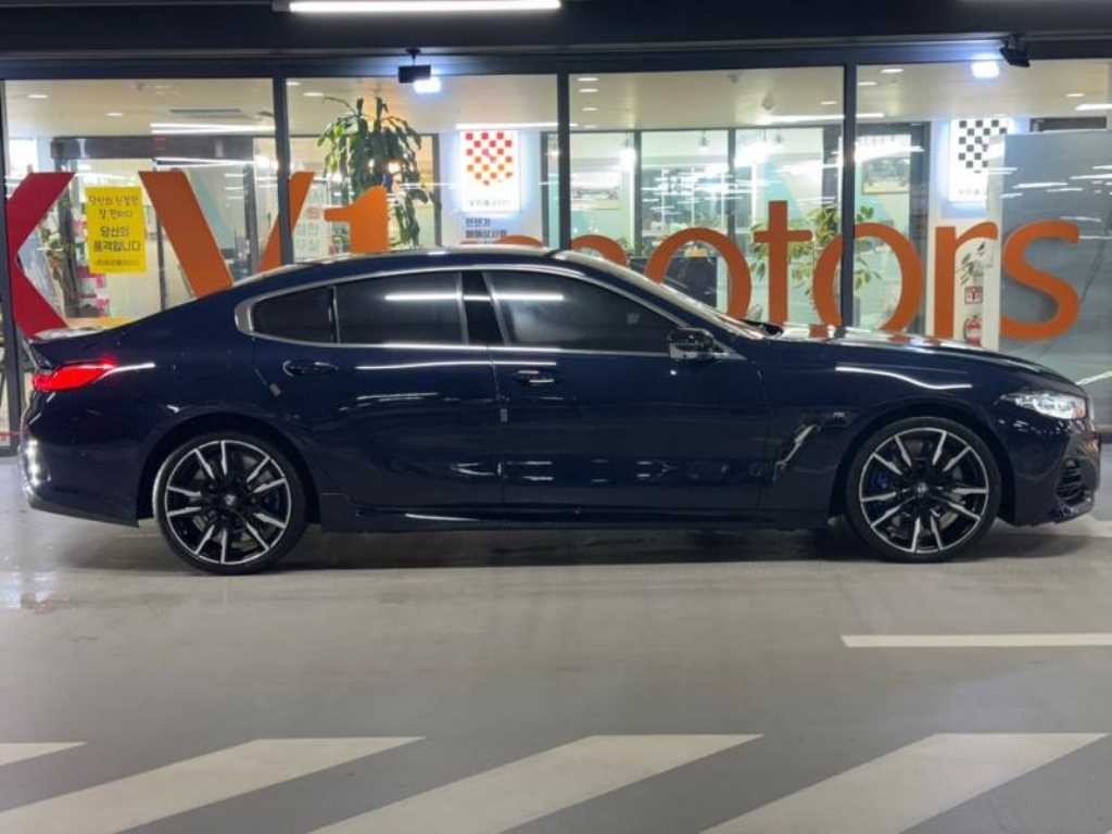 BMW 8시리즈 8시리즈 (G15) M850i xDrive 그란 쿠페 이미지 3