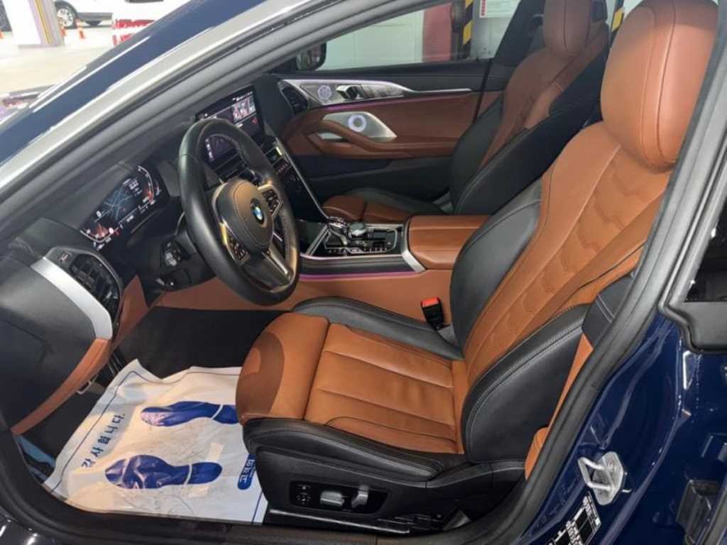 BMW 8시리즈 8시리즈 (G15) M850i xDrive 그란 쿠페 이미지 6
