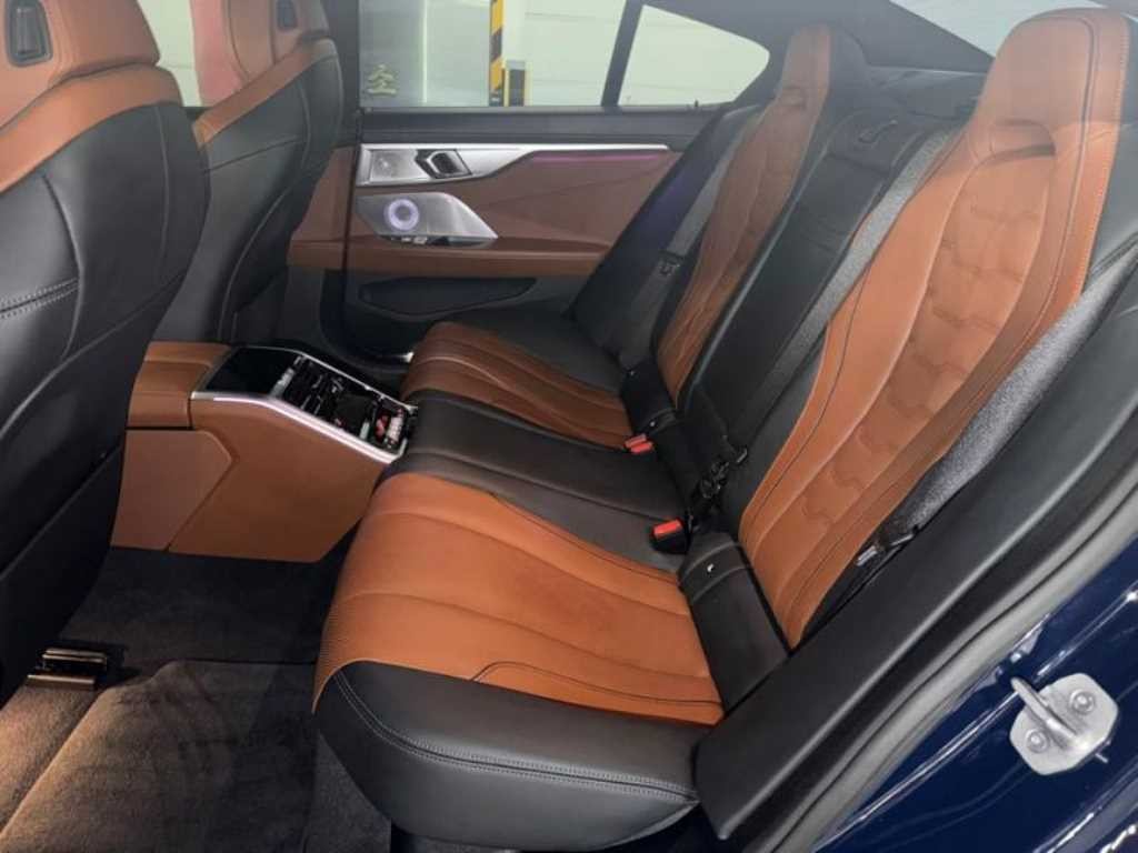 BMW 8시리즈 8시리즈 (G15) M850i xDrive 그란 쿠페 이미지 7