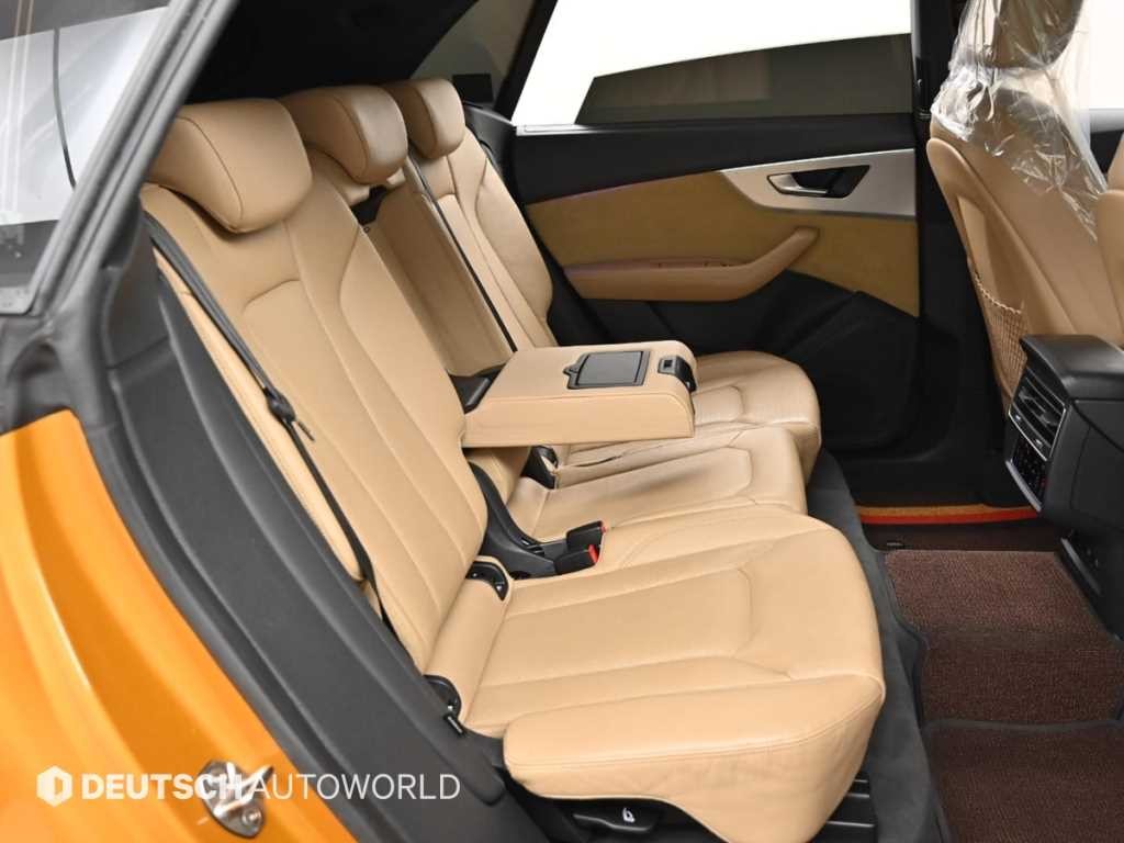 아우디 Q8 45 TDI 콰트로 프리미엄 이미지 12
