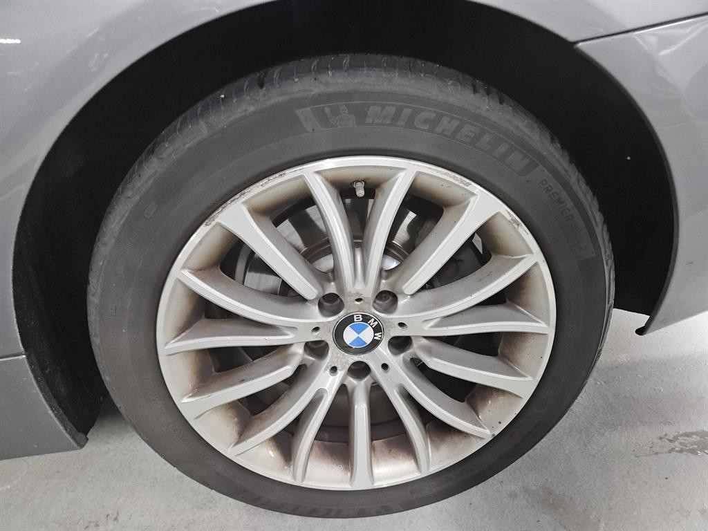 BMW 5시리즈 5시리즈 (F10) 520d xDrive M 에어로다이나믹 이미지 14