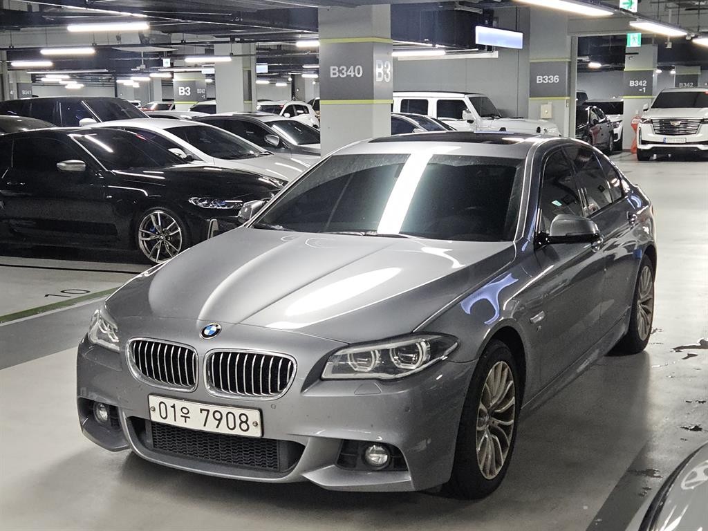 BMW 5시리즈 5시리즈 (F10) 520d xDrive M 에어로다이나믹 이미지 3