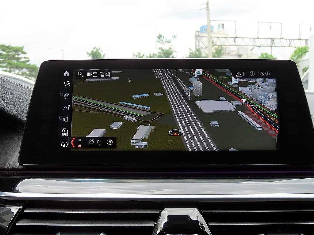 BMW 5시리즈 5시리즈 (G30) 520d xDrive M 스포츠 플러스 이미지 15