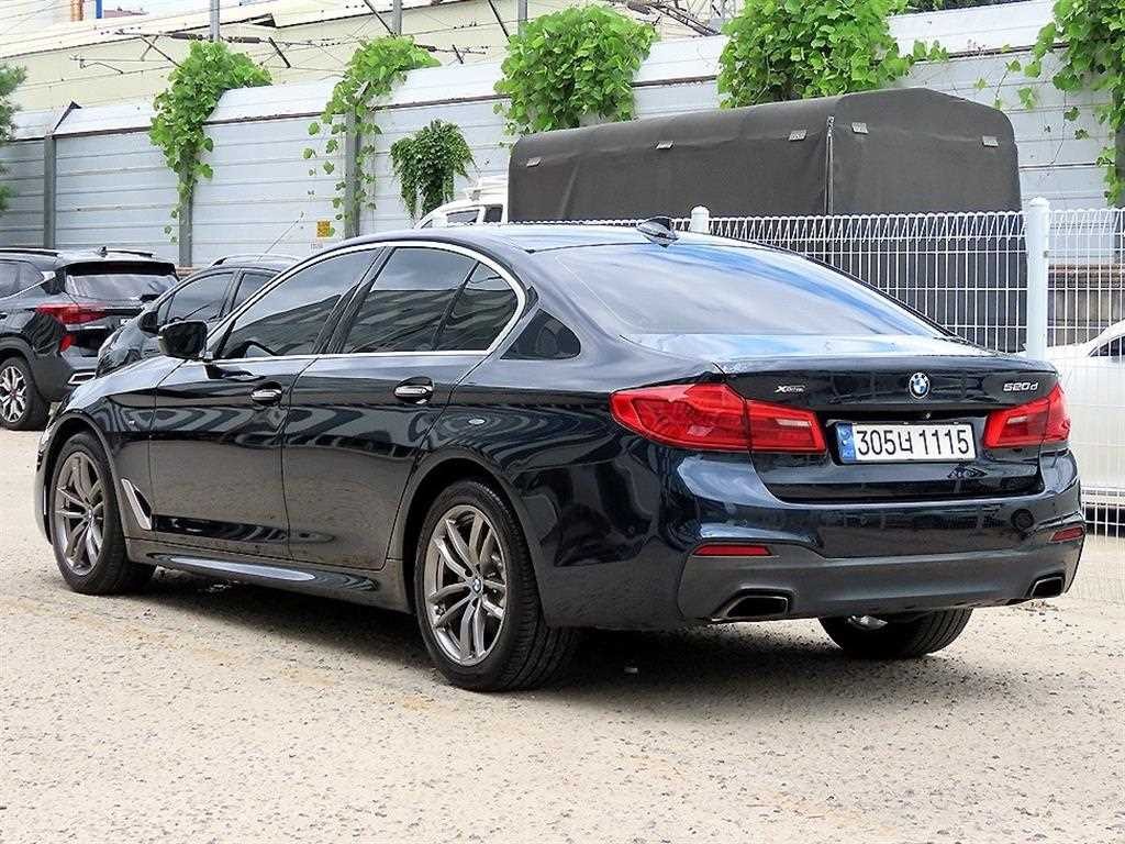 BMW 5시리즈 5시리즈 (G30) 520d xDrive M 스포츠 플러스 이미지 3