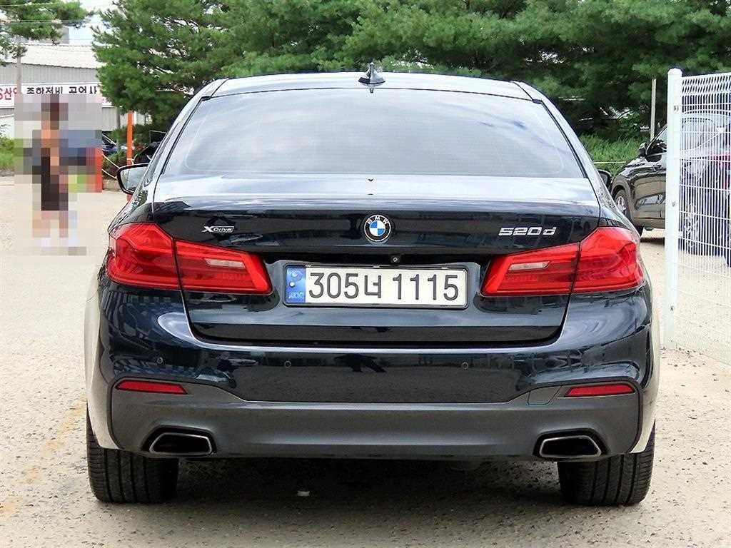 BMW 5시리즈 5시리즈 (G30) 520d xDrive M 스포츠 플러스 이미지 4