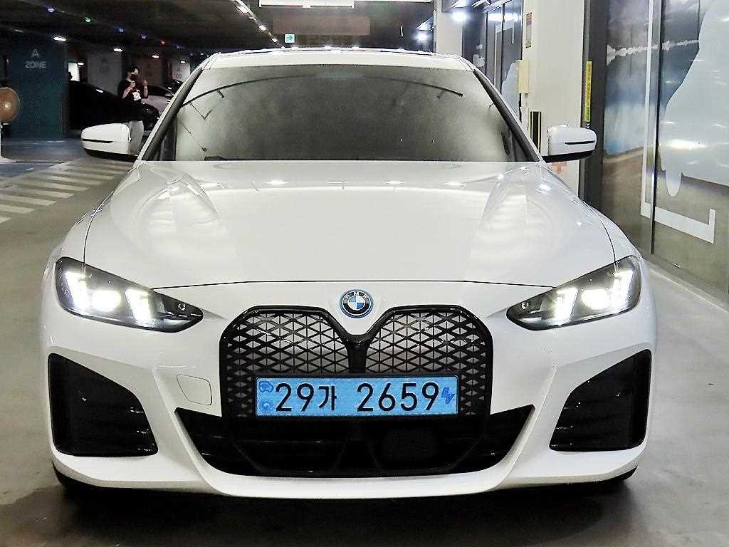 BMW i4 eDrive 40 M 스포츠 프로 이미지 2