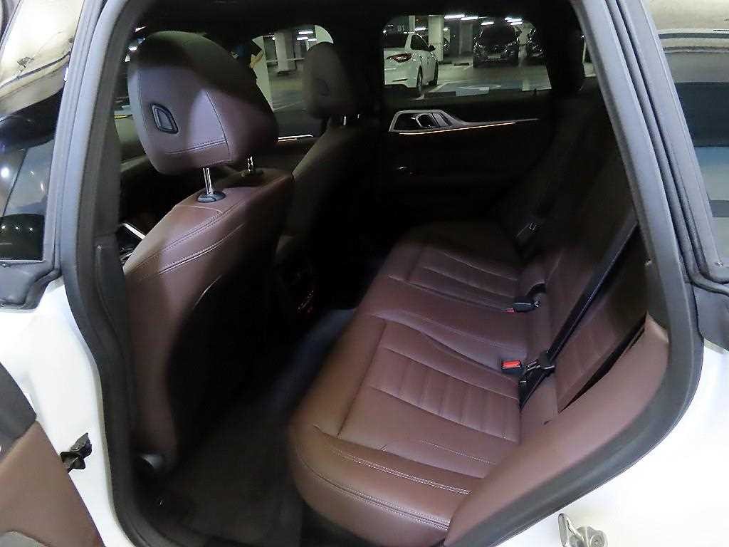 BMW i4 eDrive 40 M 스포츠 프로 이미지 7