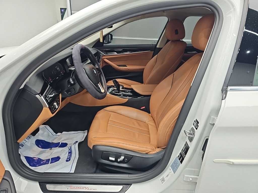 BMW 5시리즈 5시리즈 (G30) 520i 럭셔리 이미지 11