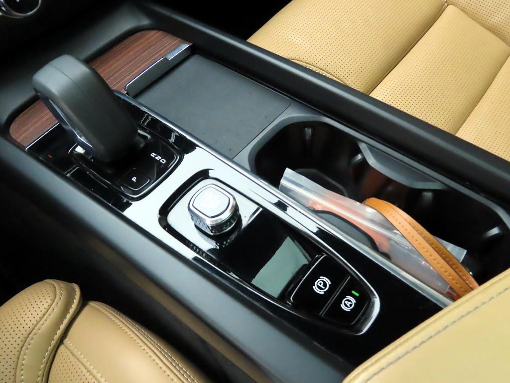 볼보 V60 V60 크로스 컨트리 2세대 2.0 B5 프로 AWD 이미지 10