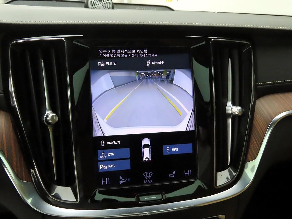 볼보 V60 V60 크로스 컨트리 2세대 2.0 B5 프로 AWD 이미지 15