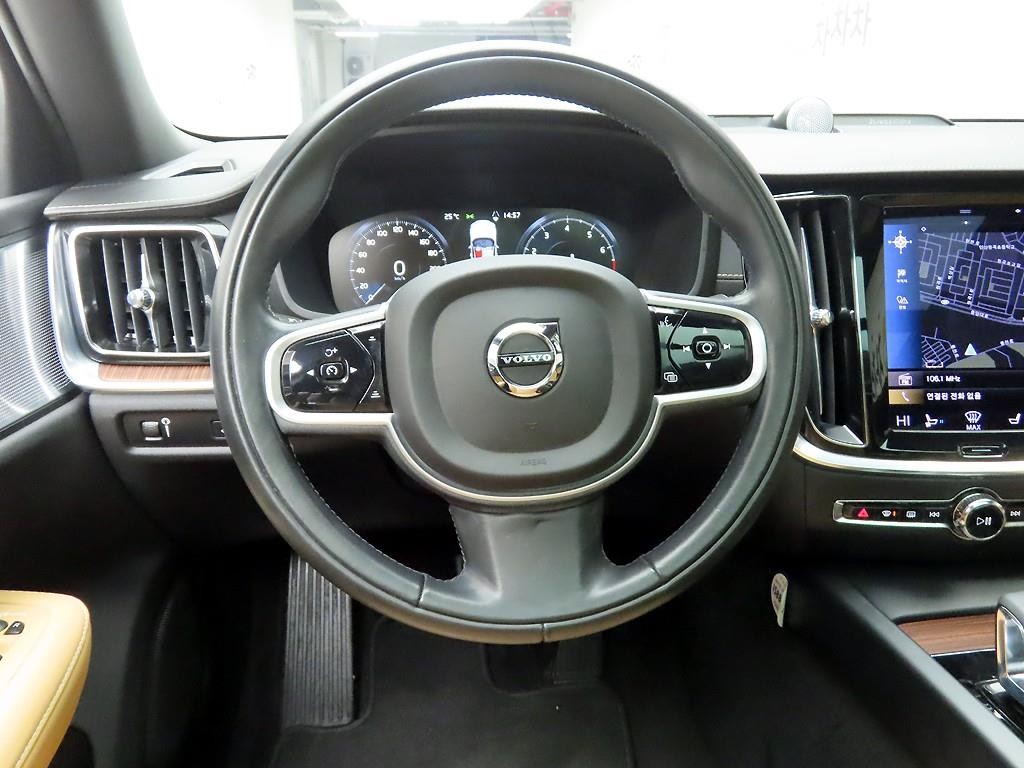 볼보 V60 V60 크로스 컨트리 2세대 2.0 B5 프로 AWD 이미지 7