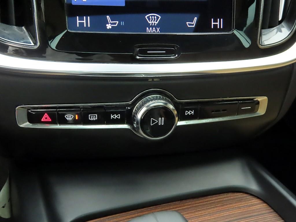 볼보 V60 V60 크로스 컨트리 2세대 2.0 B5 프로 AWD 이미지 9