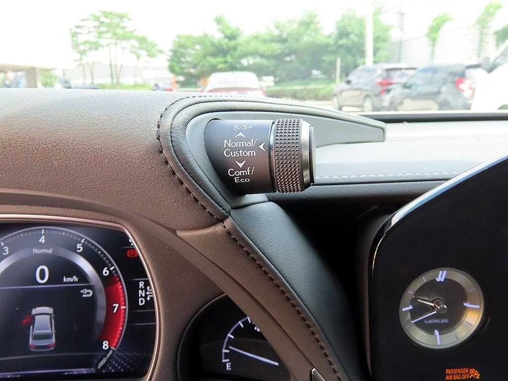 렉서스 LS LS500 3.5 플래티넘 AWD 이미지 13
