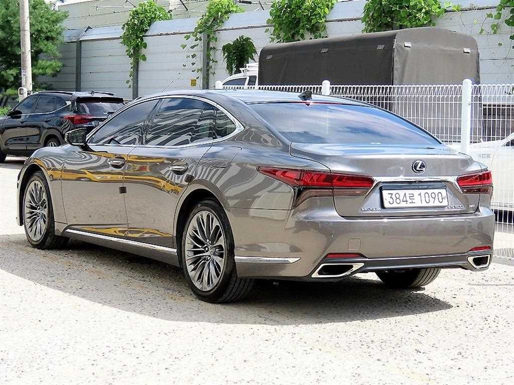 렉서스 LS LS500 3.5 플래티넘 AWD 이미지 3