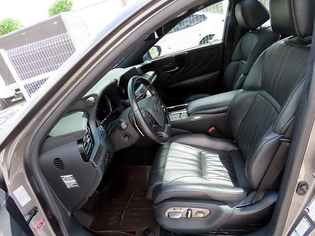 렉서스 LS LS500 3.5 플래티넘 AWD 이미지 5