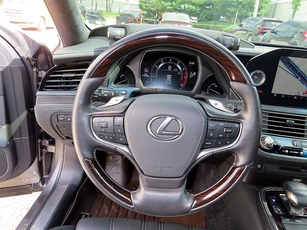 렉서스 LS LS500 3.5 플래티넘 AWD 이미지 8