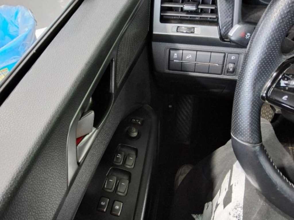 KG모빌리티(쌍용) 렉스턴 더 뉴 렉스턴 스포츠 디젤 2.2 4WD 프레스티지 이미지 3