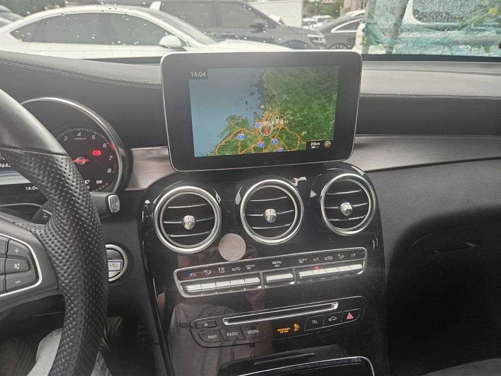 벤츠 GLC 클래스 GLC클래스 X253 GLC 300 4MATIC AMG LINE 쿠페 이미지 11