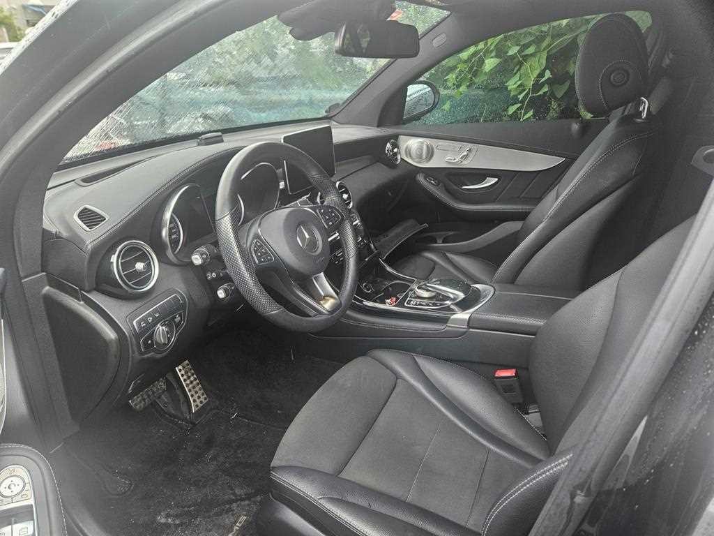 벤츠 GLC 클래스 GLC클래스 X253 GLC 300 4MATIC AMG LINE 쿠페 이미지 4
