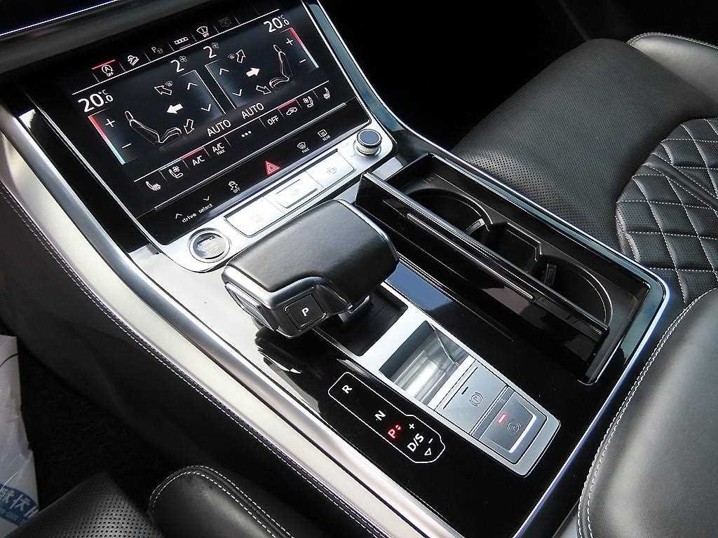 아우디 Q8 55 TFSI 콰트로 프리미엄 이미지 11